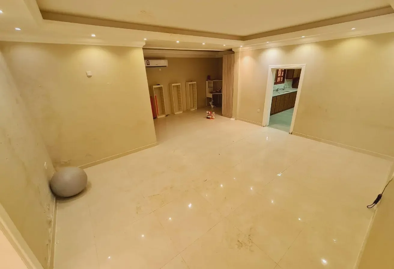 10 Bed | 10 Bath | Elevator | Luxury | Abu hamour