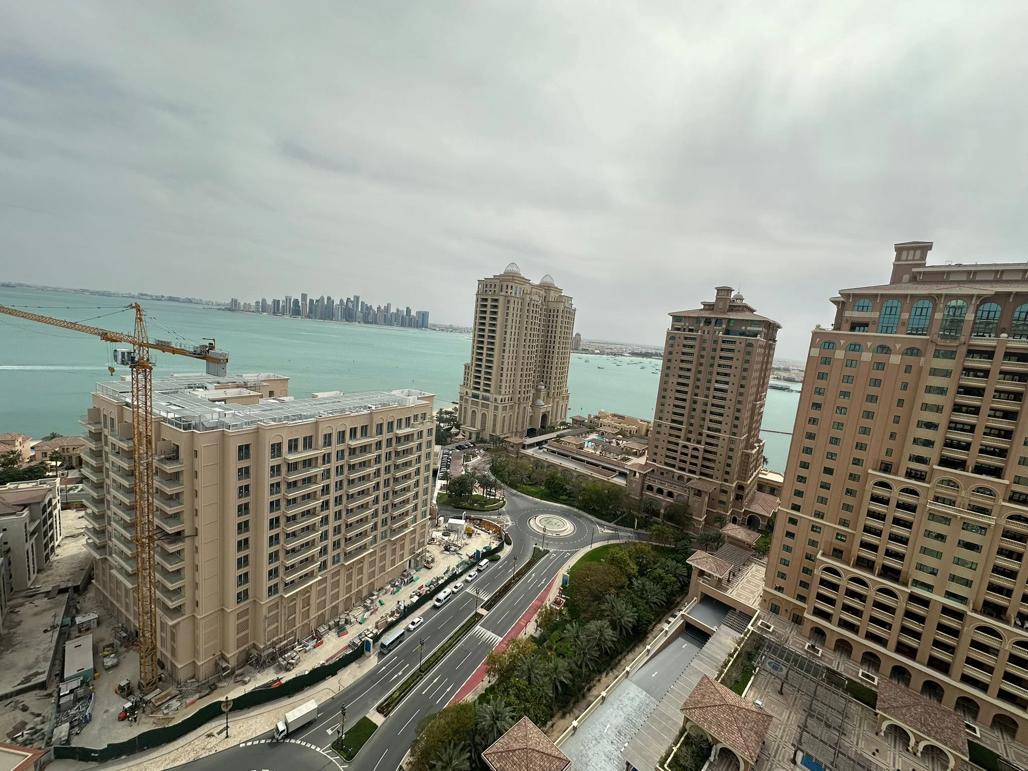 Luxury 1-BHK 7500 WITH STUNNING MARINA VIEW INCLUDING BILLS