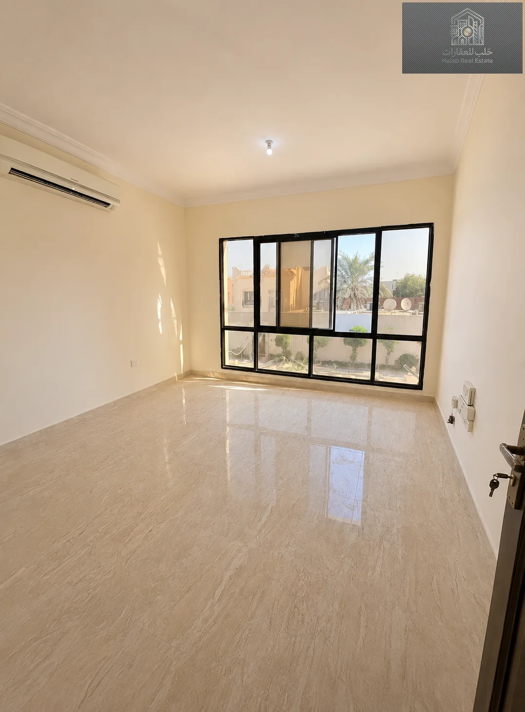 Cozy 2 Bedroom Apartment with Balcony in Old Airport