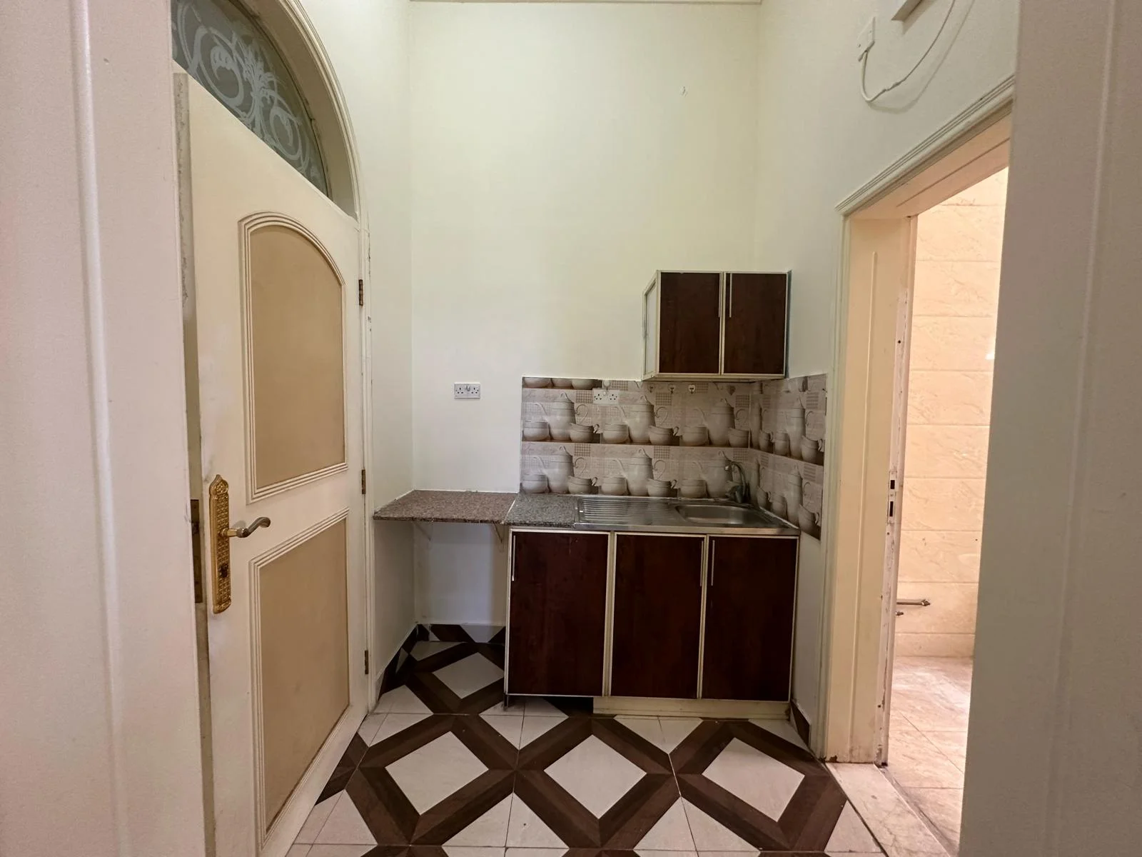 Spacious Unfurnished Apartment in Al Aziziyah | 65 sqm