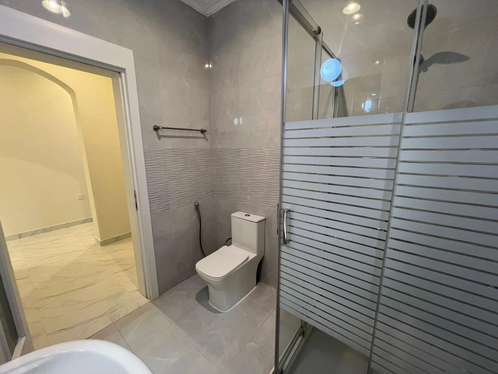Spacious 5-Bedroom UF Villa for Rent in Muraikh