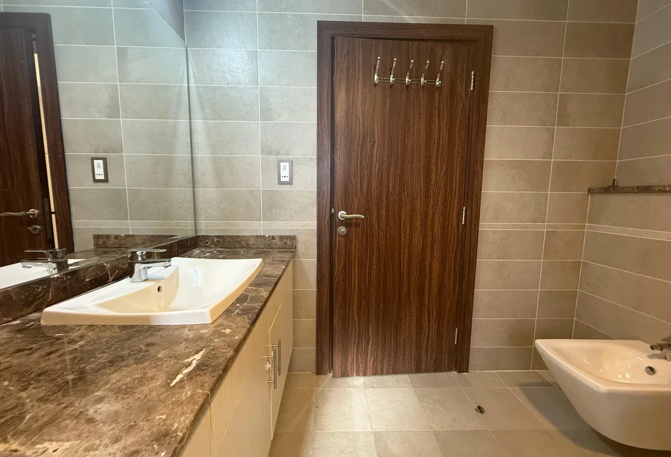 2BHK Semi furnished Apartment full marina view