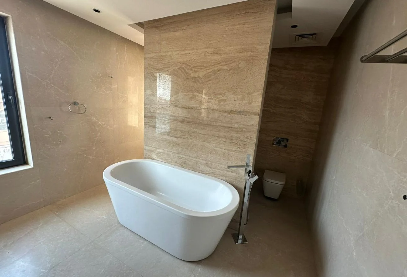 Upscale 4+M Townhouse | Premium Living