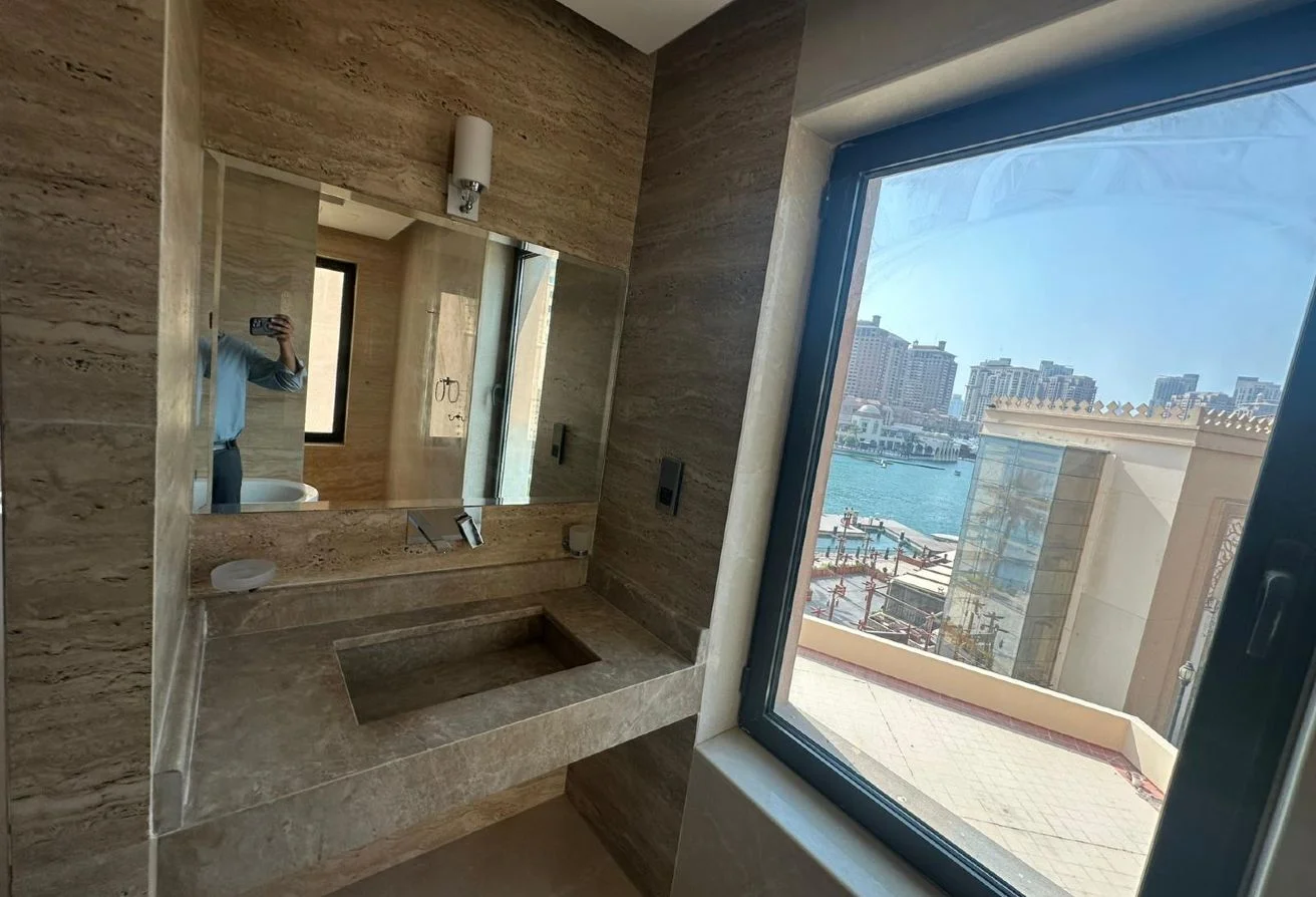 Upscale 4+M Townhouse | Premium Living