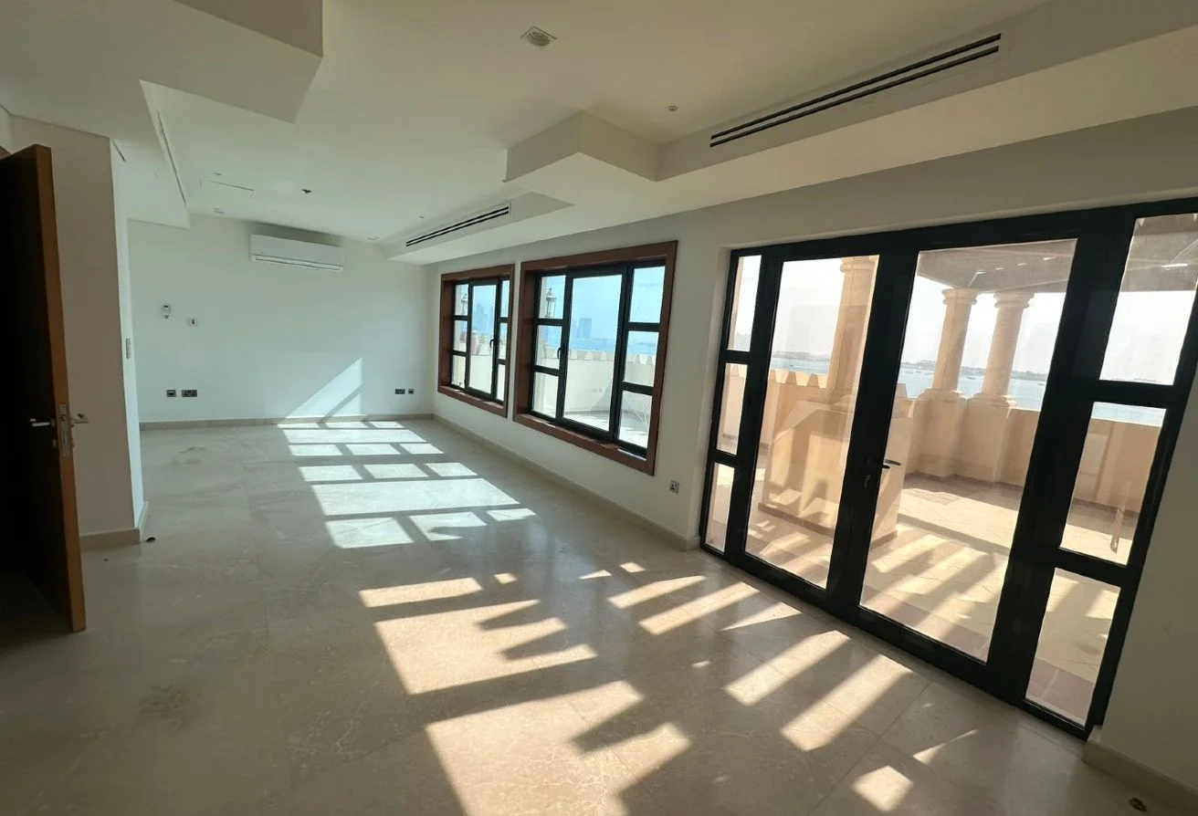 Upscale 4+M Townhouse | Premium Living