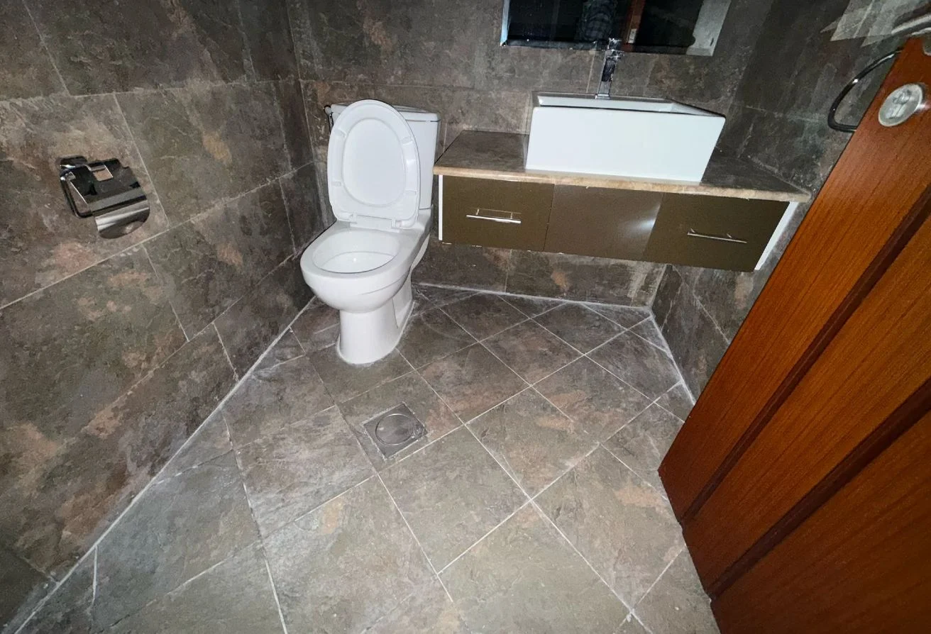 1 BHK +OFFICE SEMI FURNISHED
