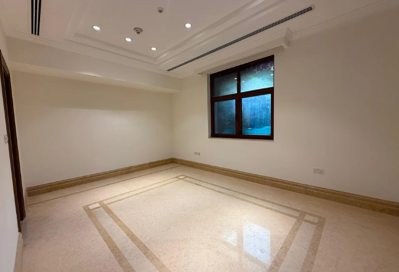 GrandVilla Retreat Beachfront Pool Prime Lifestyle