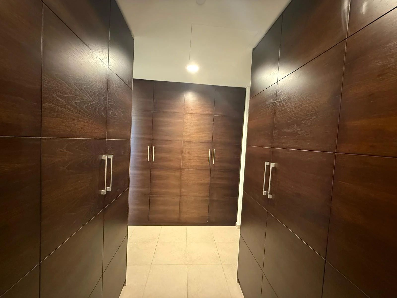 2 BHK +OFFICE FULLY MRNIA VIEW