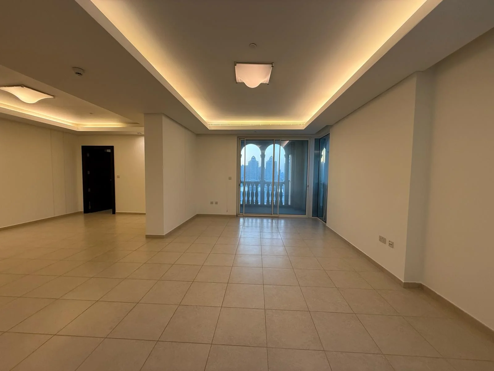 2 BHK +OFFICE FULLY MRNIA VIEW