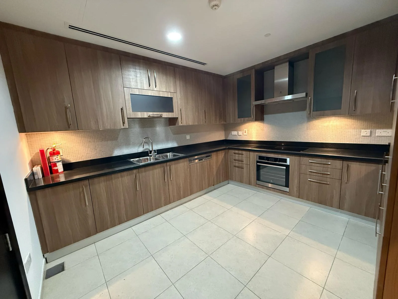 2 BHK +OFFICE FULLY MRNIA VIEW