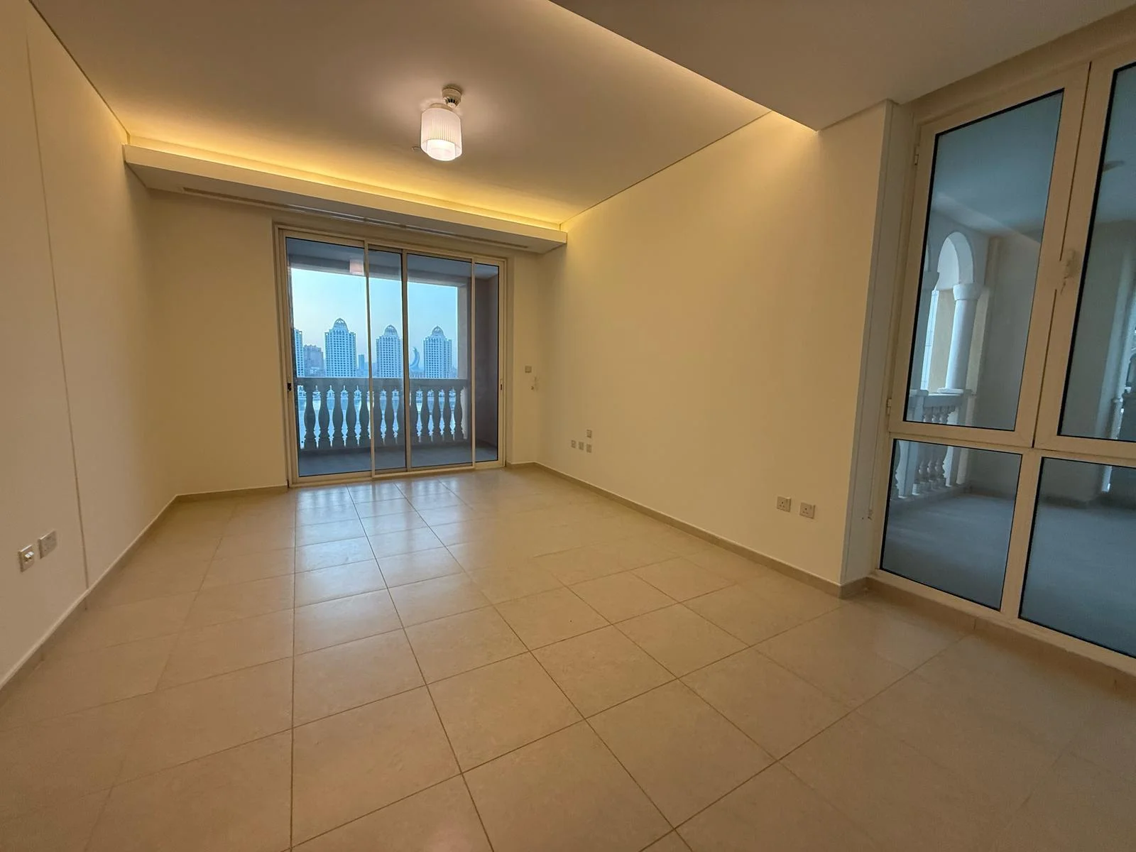 2 BHK +OFFICE FULLY MRNIA VIEW