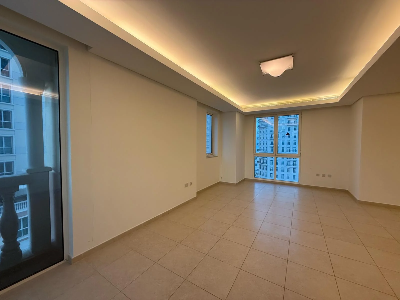 2 BHK +OFFICE FULLY MRNIA VIEW