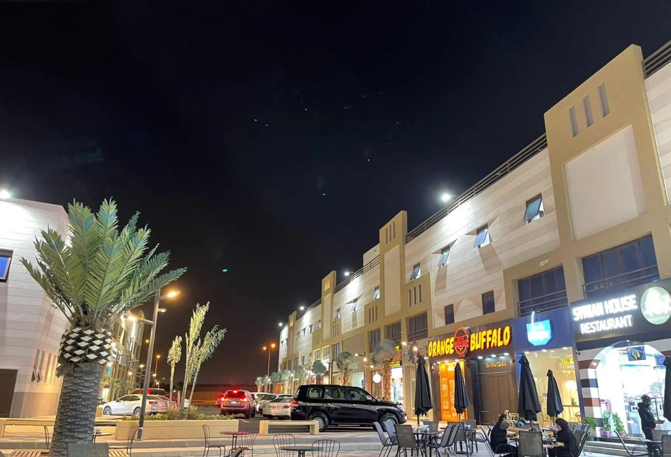 Prime Retail Spaces for a F&B AND Retails