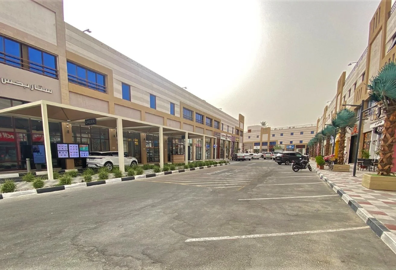 Prime Retail Spaces for a F&B AND Retails