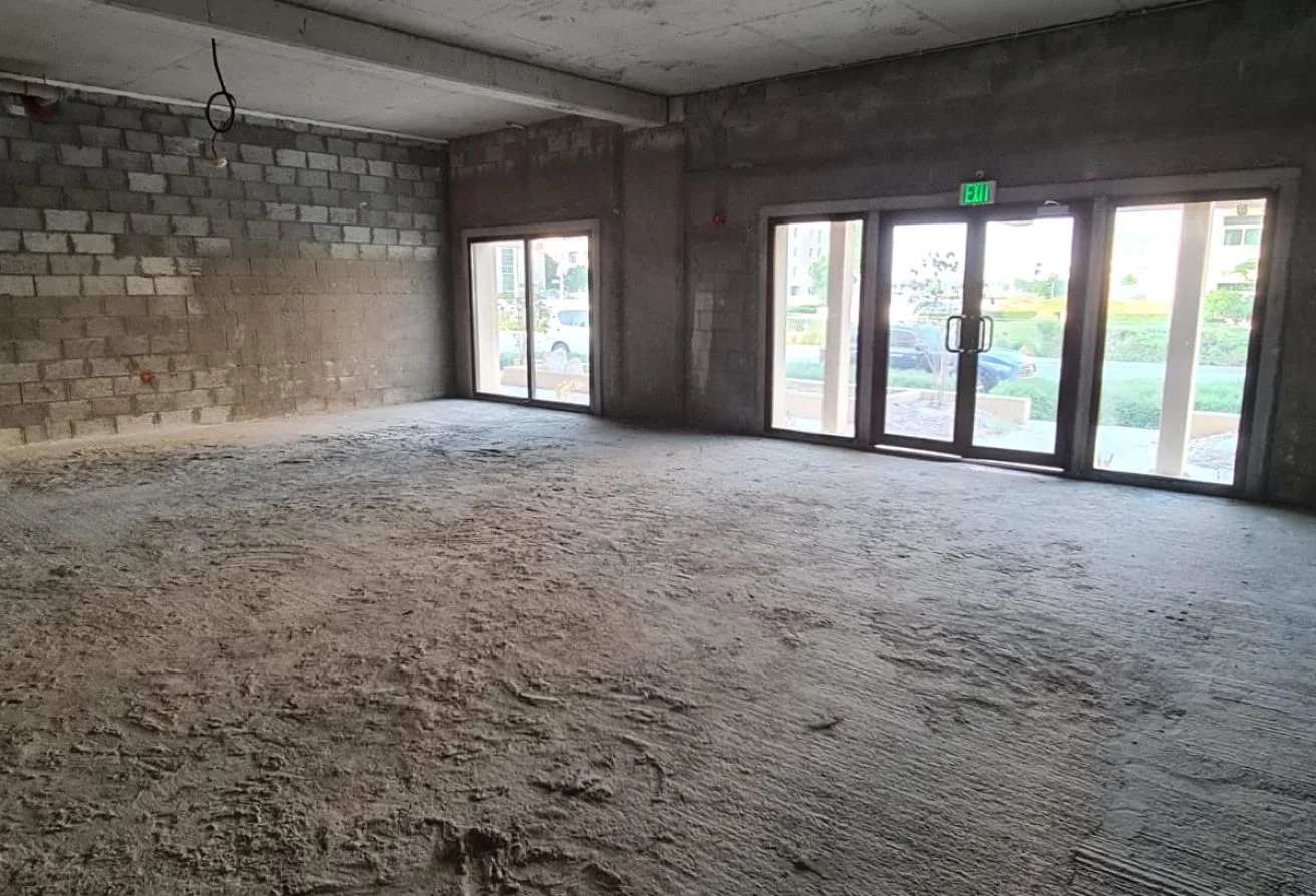 Shop for Sale in Fox Hills/ Prestigious Building