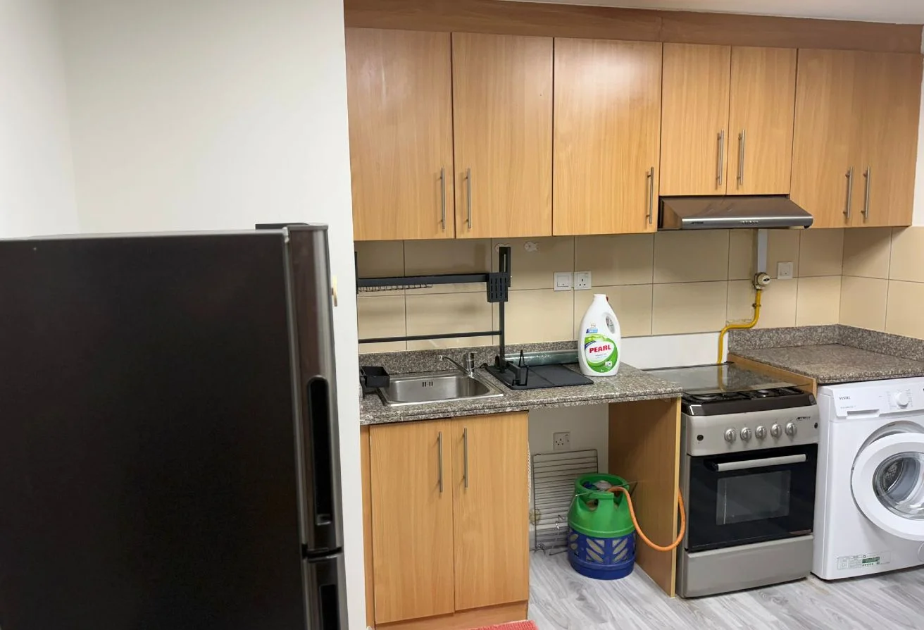 INCLUDING BILLS | STUDIO APT WITH BALCONI | FOXHIL