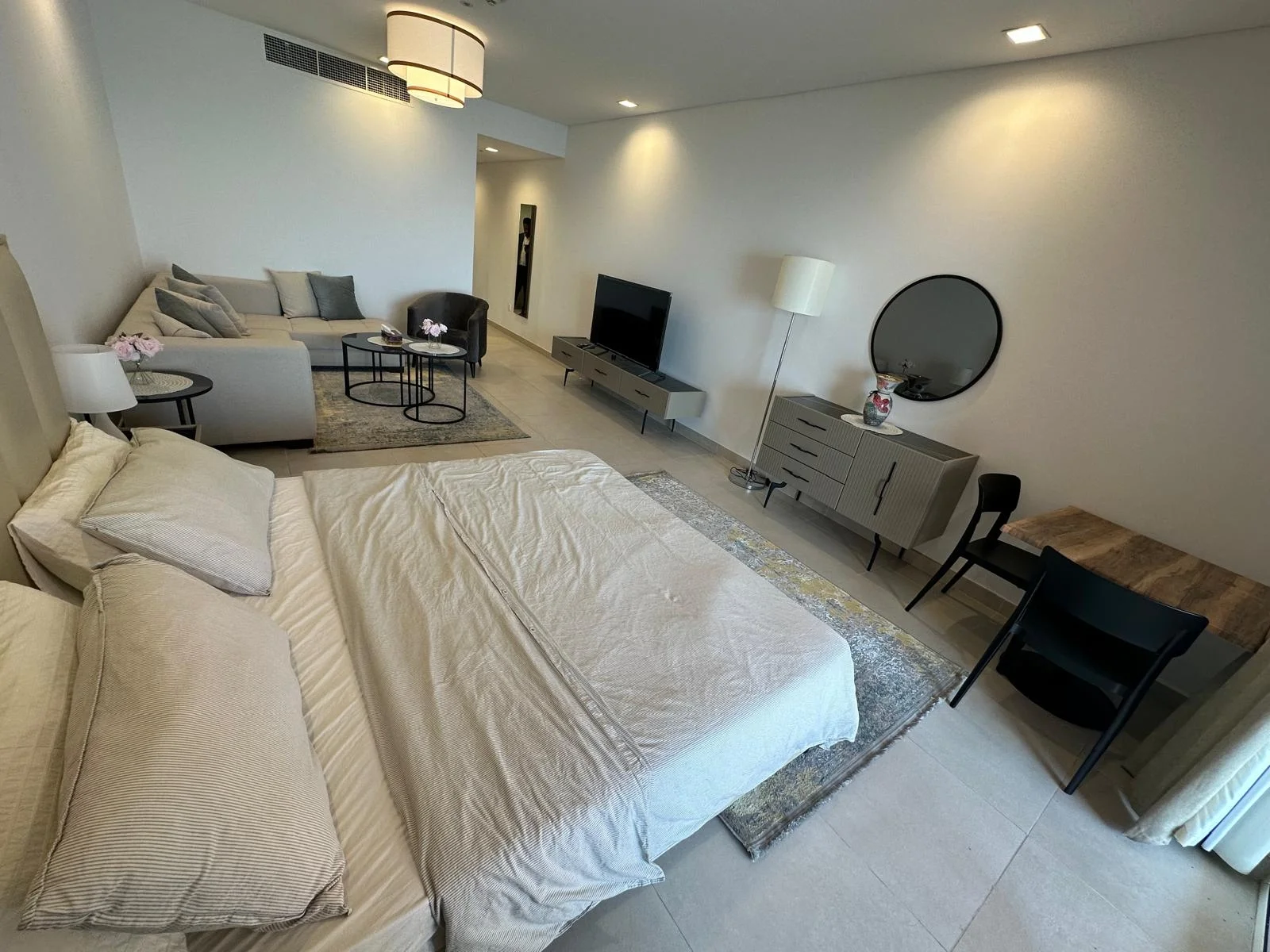 Luxury studio apartment with sea view and balcony