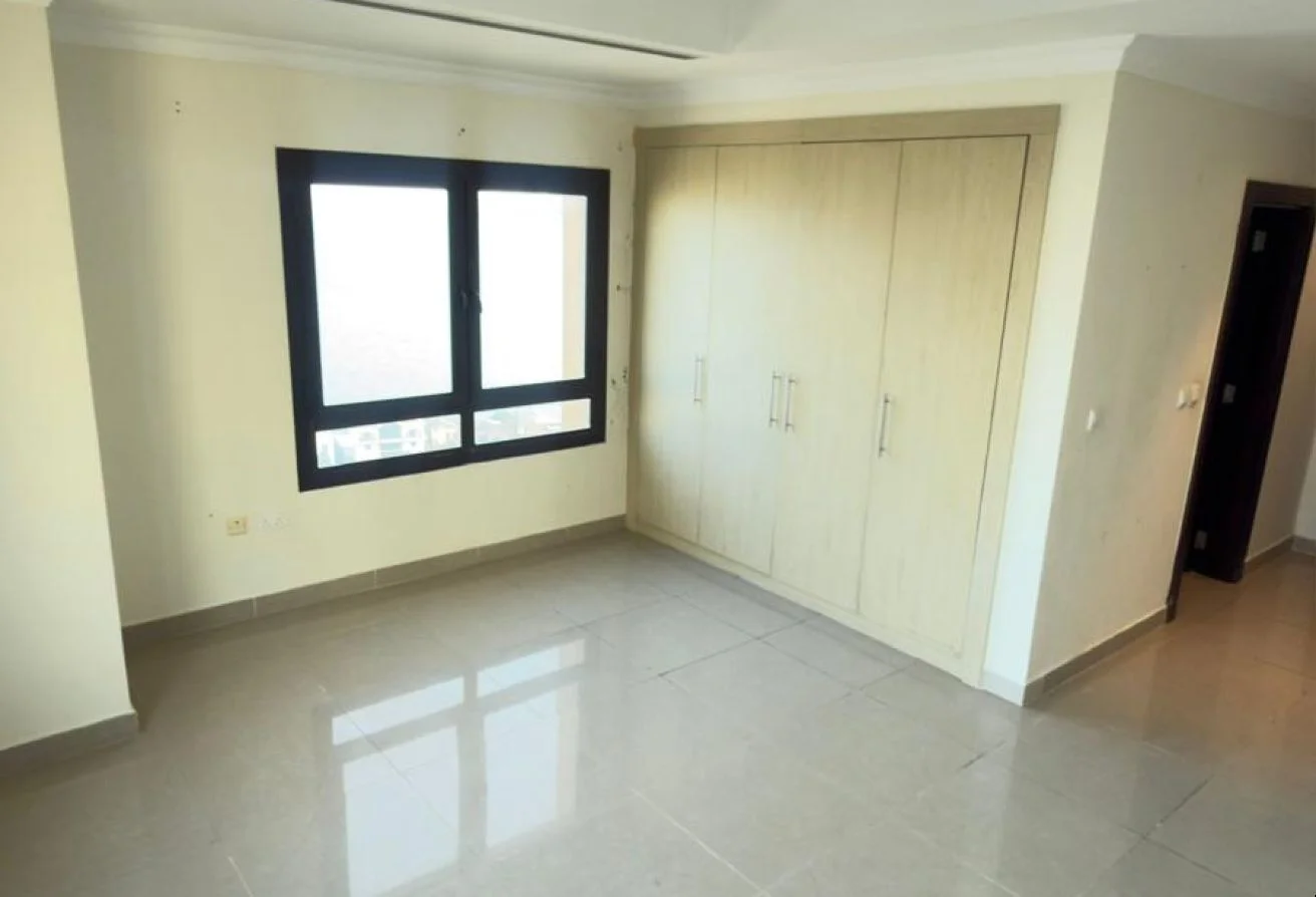 SPACIOUS 2BR | BALCONY | TOP FLOOR | SEA VIEW