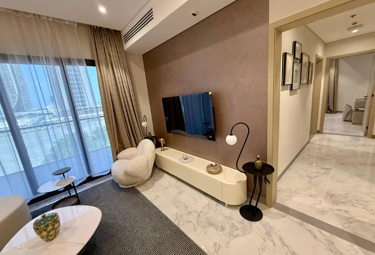 SPECIOUS 1BHK APARTMENT FOR SALE IN MARINA |