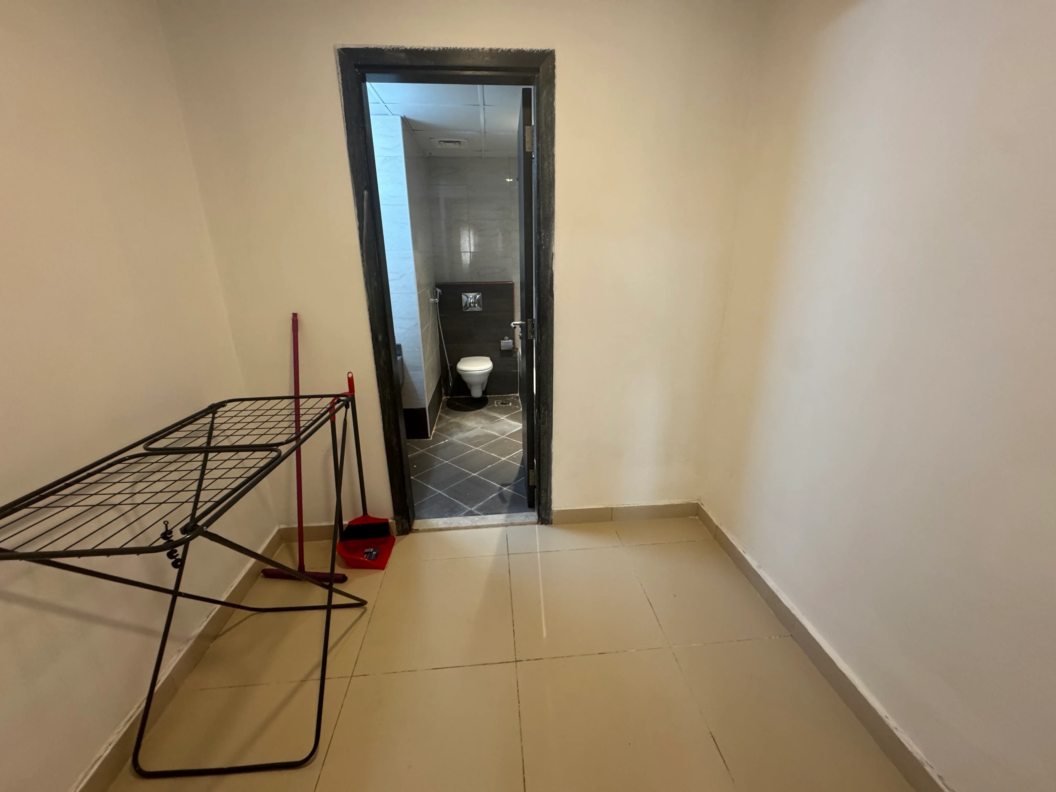 COZY 1BEDROOM FULLY FURNISHED WITH BALCONY
