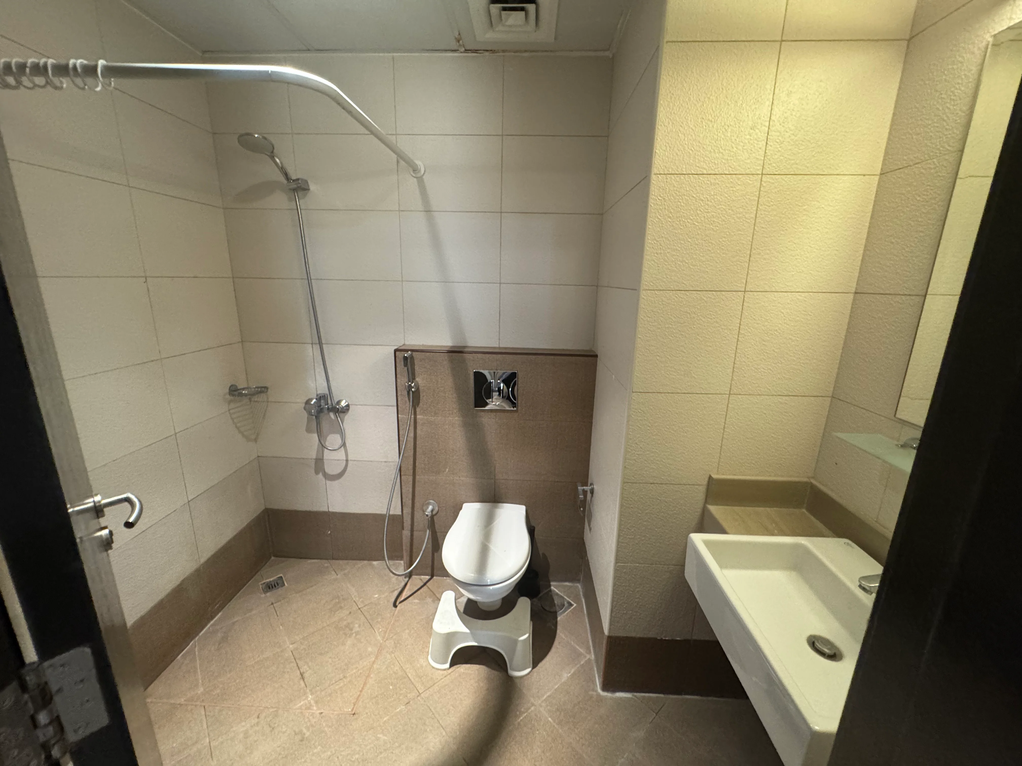 LIMITED BIG SIZE 3+MAID ROOM FF WITH BIG BALCONY