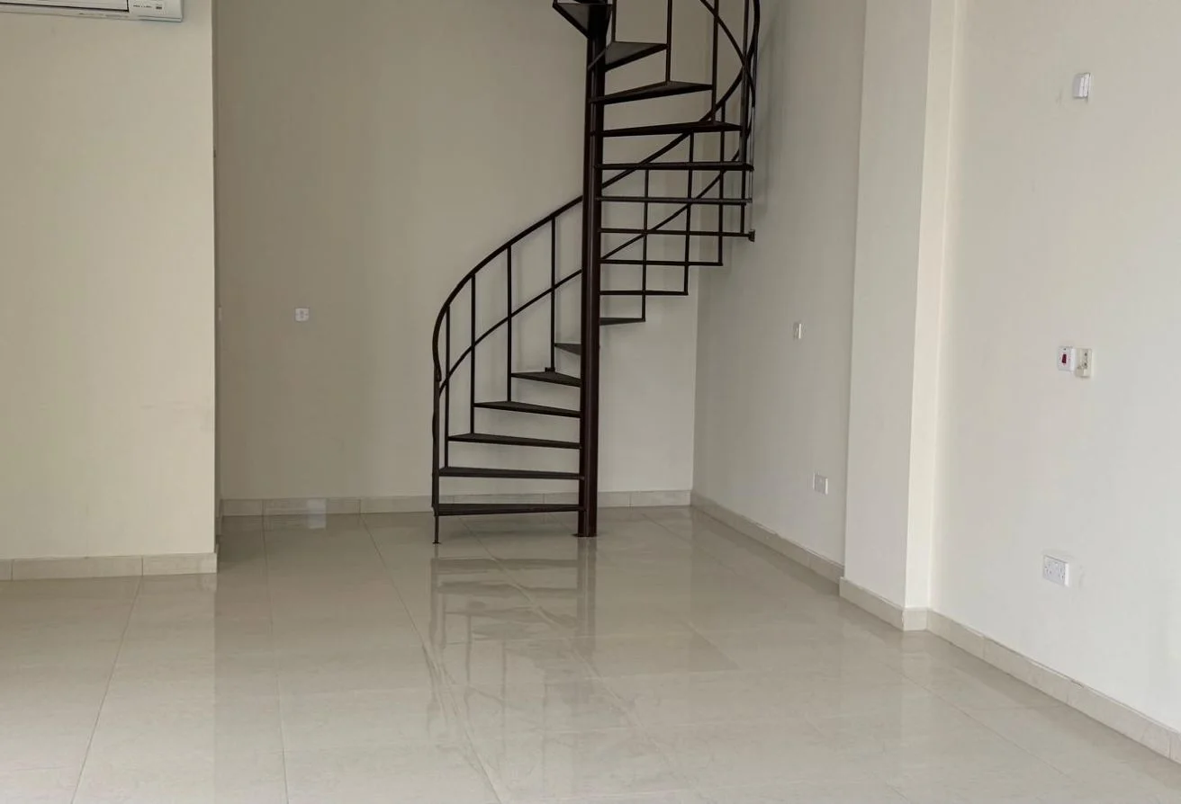 Retail shop with mezzanine for rent – Al Gharafa