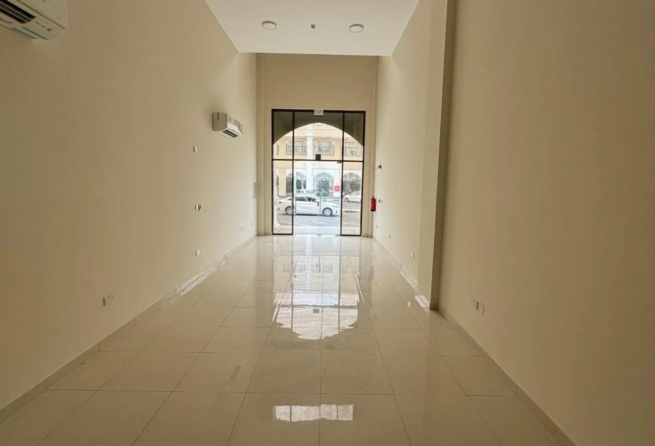 Retail shop with mezzanine for rent – Al Gharafa