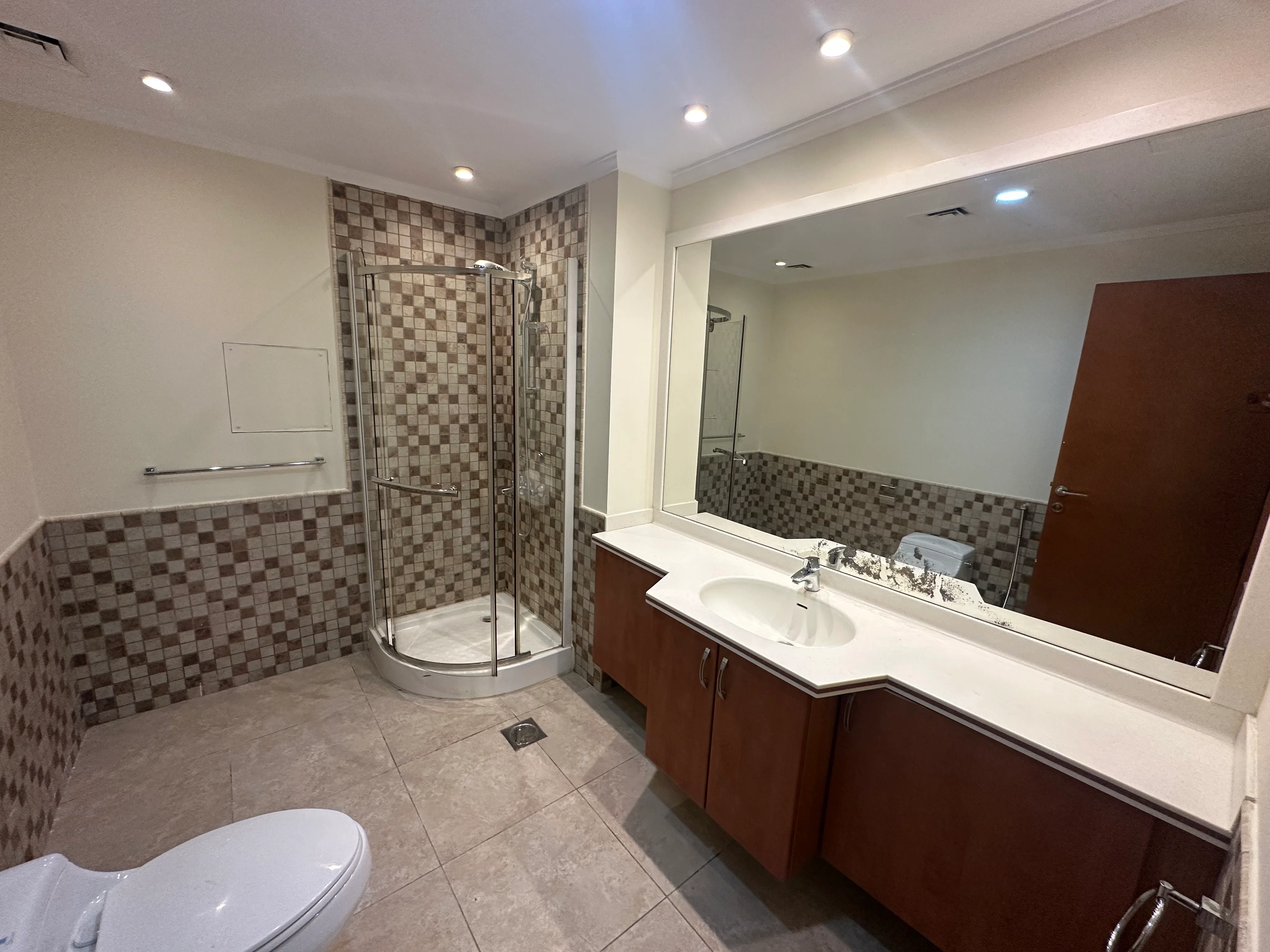 2 Bedroom | Higher Floor | Side Marina View