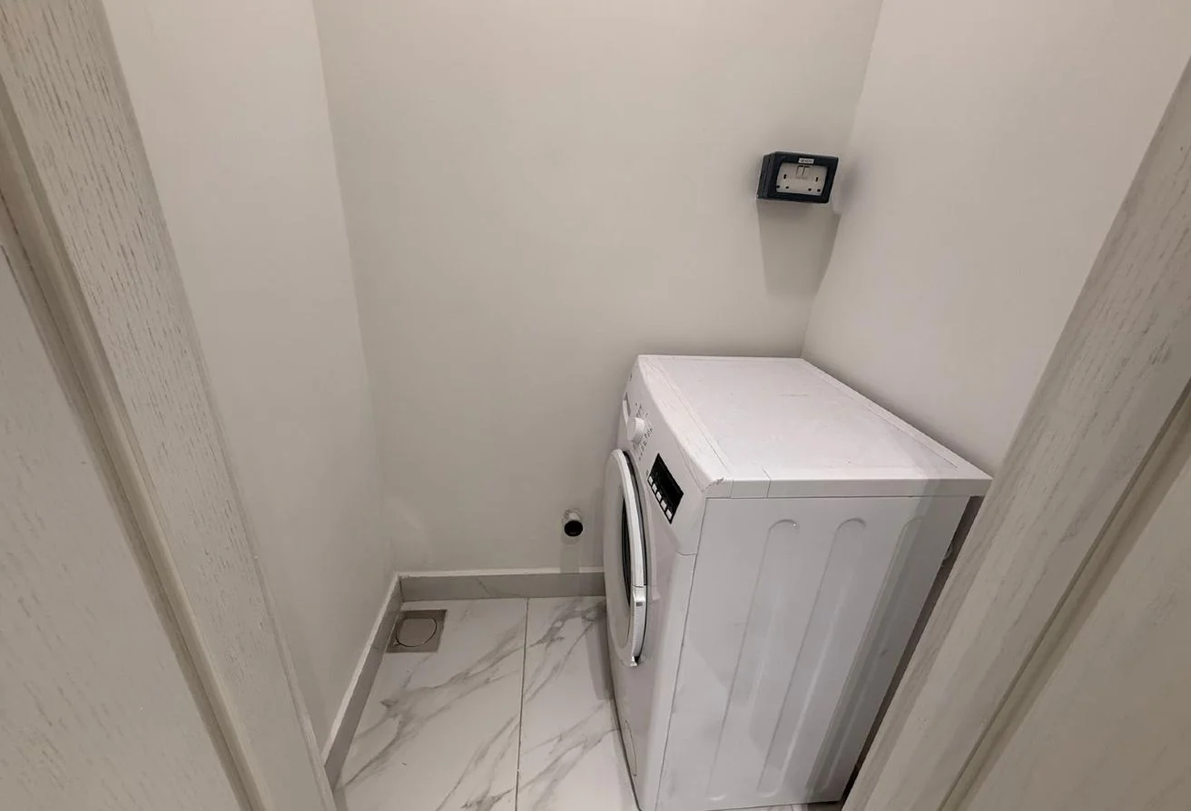 Distress Deal 1BHK Furnished | Yasmeen City 950K