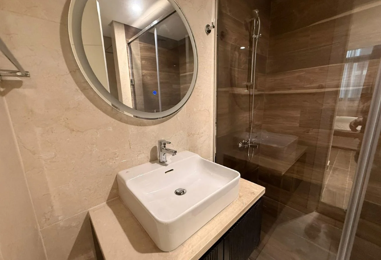 Distress Deal 1BHK Furnished | Yasmeen City 950K
