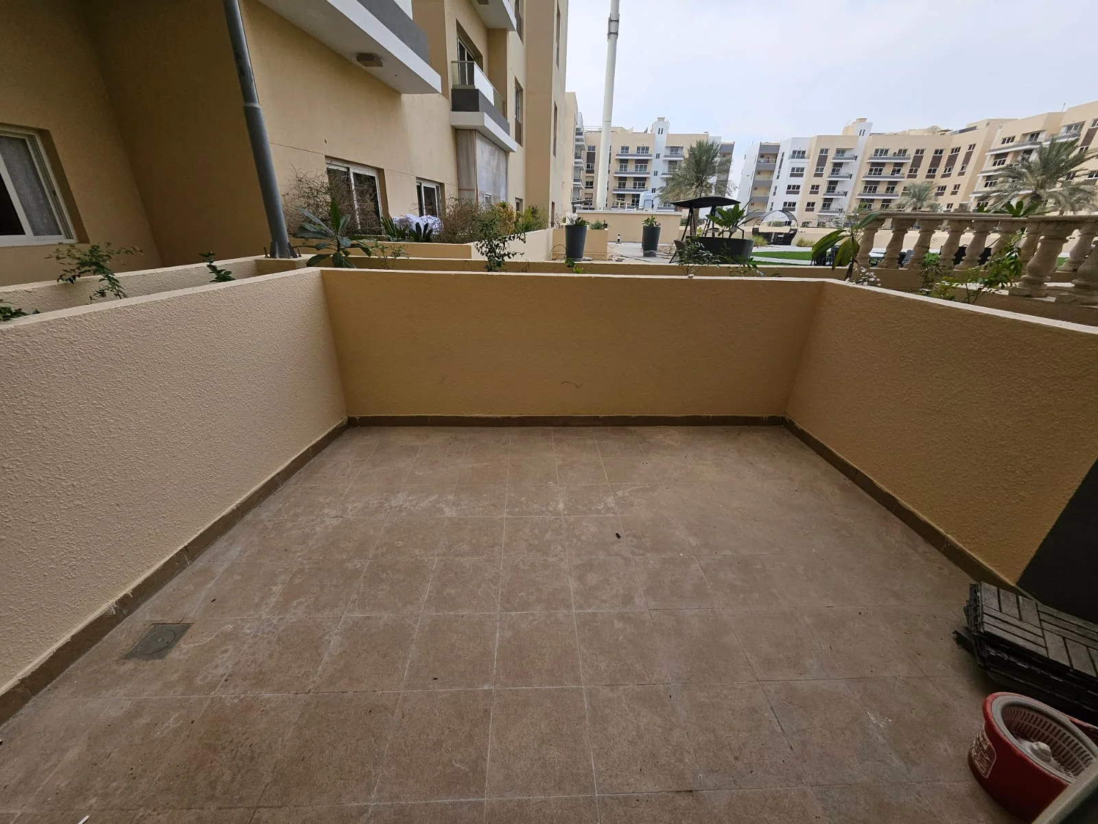 CLASSIC 1BEDROOM SEMI FURNISHED WITH BIG TERRACE