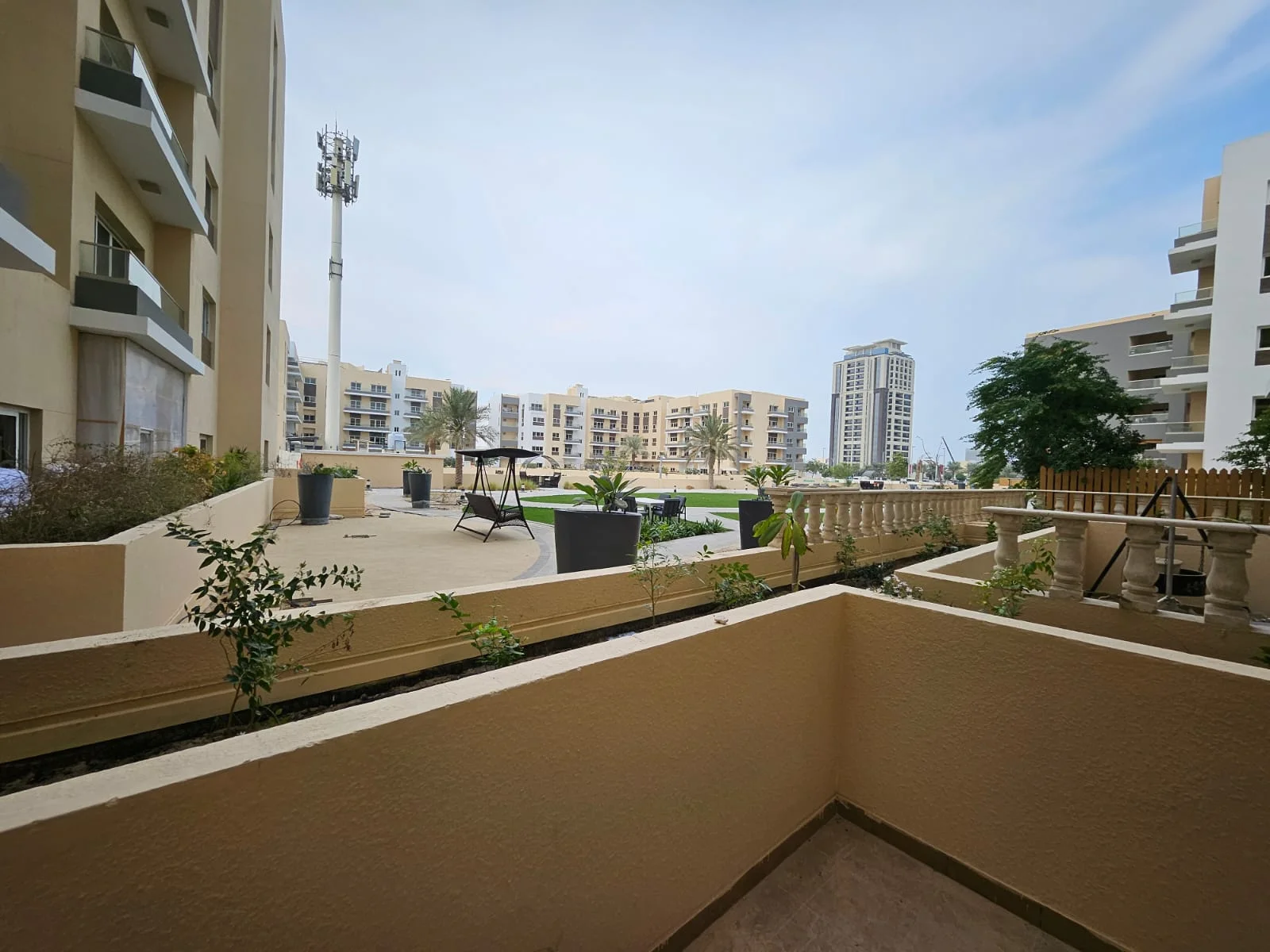 CLASSIC 1BEDROOM SEMI FURNISHED WITH BIG TERRACE