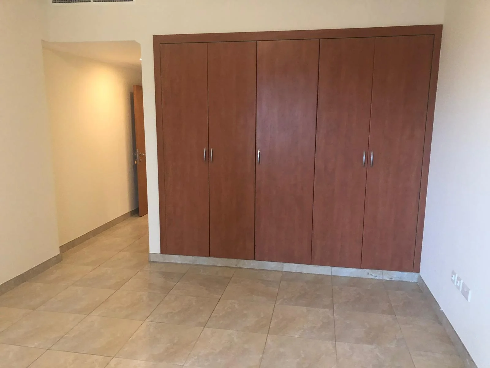 Elegant 1Bedroom Apartment for Sale | Porto Arabia