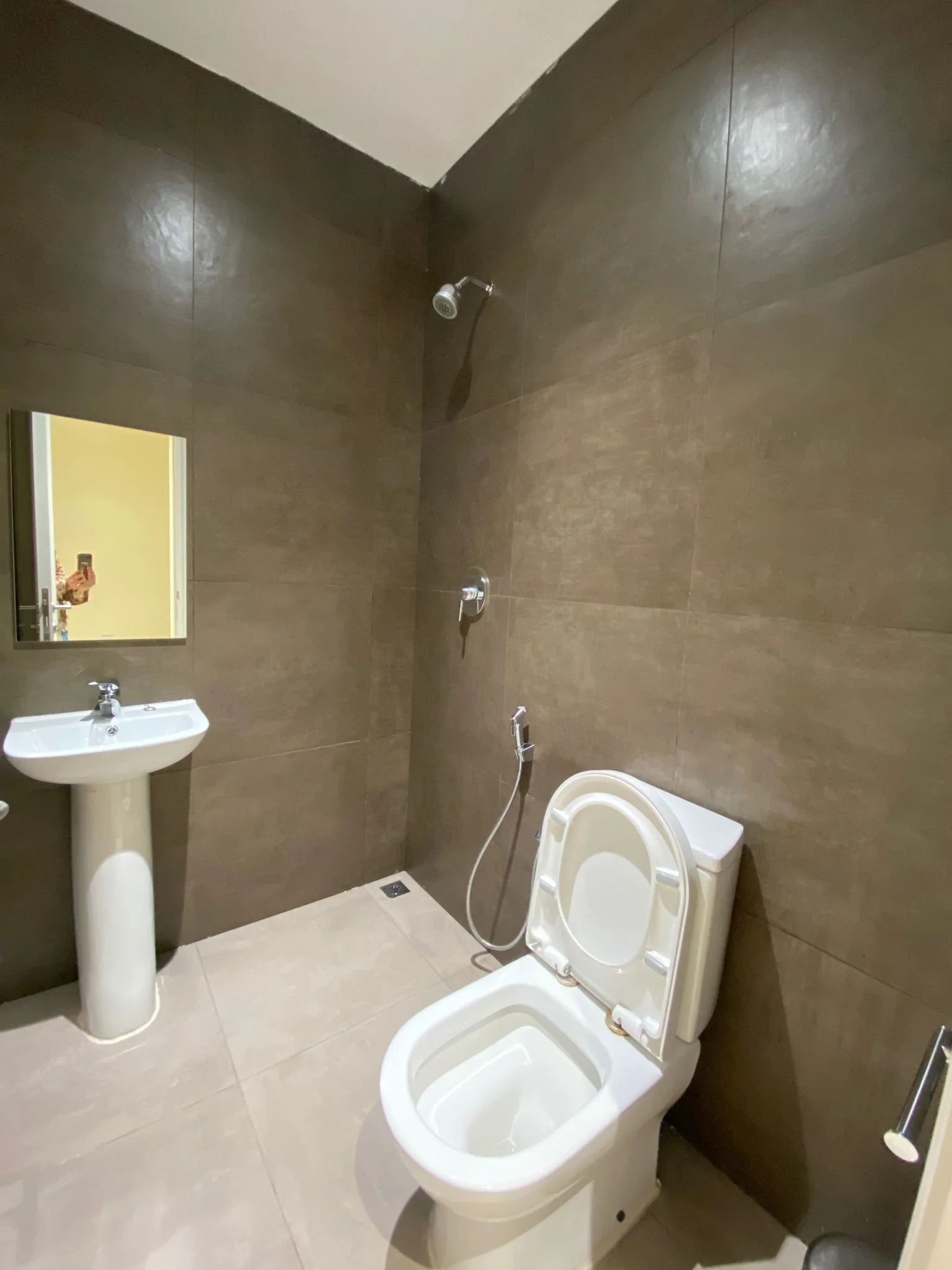 2. BHK + MAIDS SEW VIEW SIDE