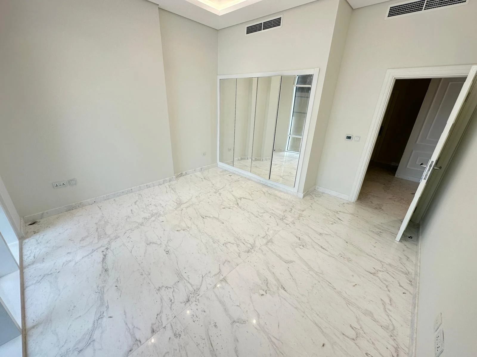 Affordable penthouse in pearl with panoramic view