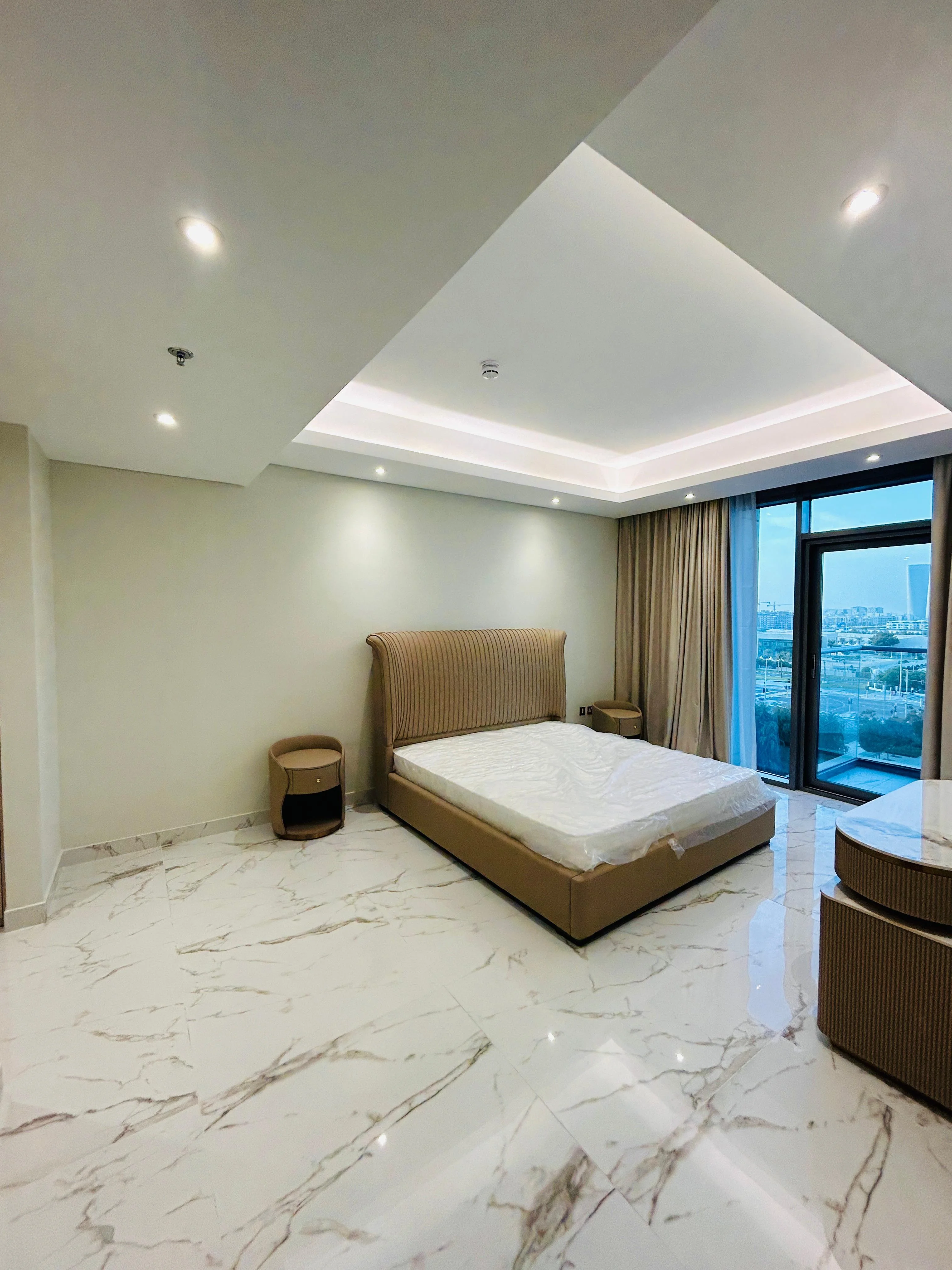 BRAND NEW 2 BEDROOM FULLY FURNISHED WITH BALCONY