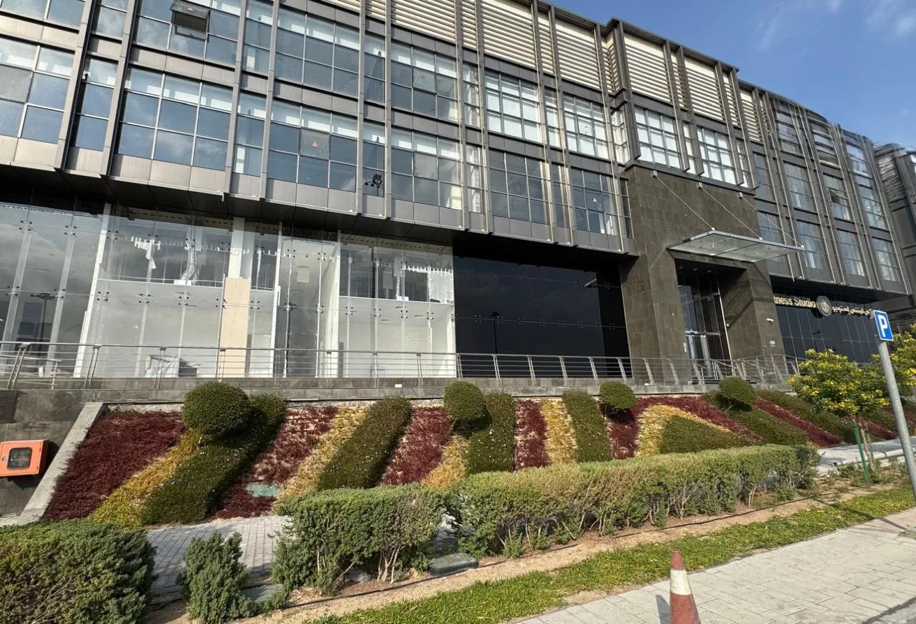 spacious commercial unit, Educational & wellness