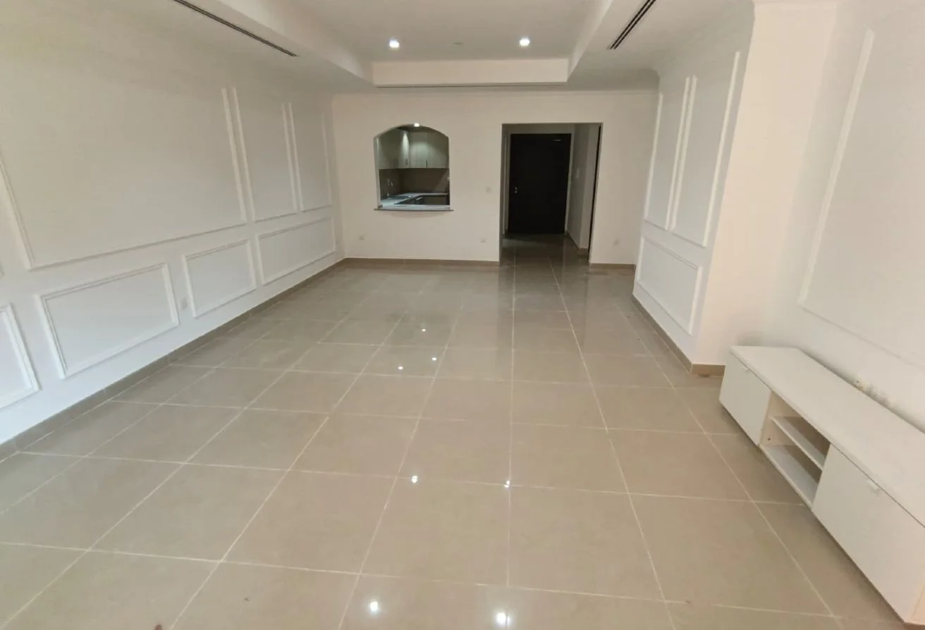LUXURY 2 BED ROOM PLUS OFFICE WITH 2 PARKING