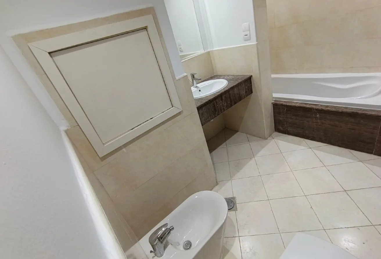 LUXURY 2 BED ROOM PLUS OFFICE WITH 2 PARKING