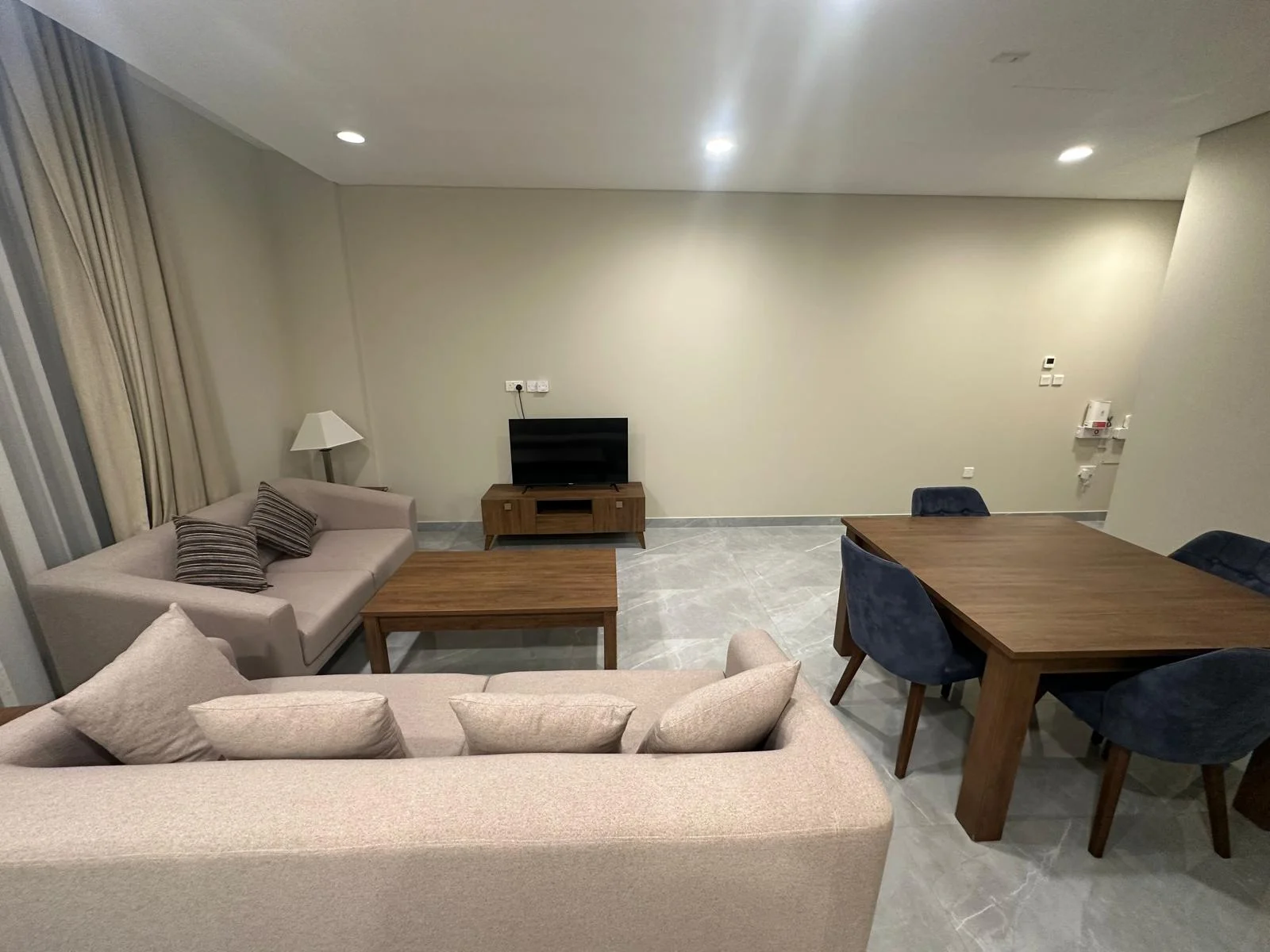 Beautiful furnished 2bhk apartments with bills