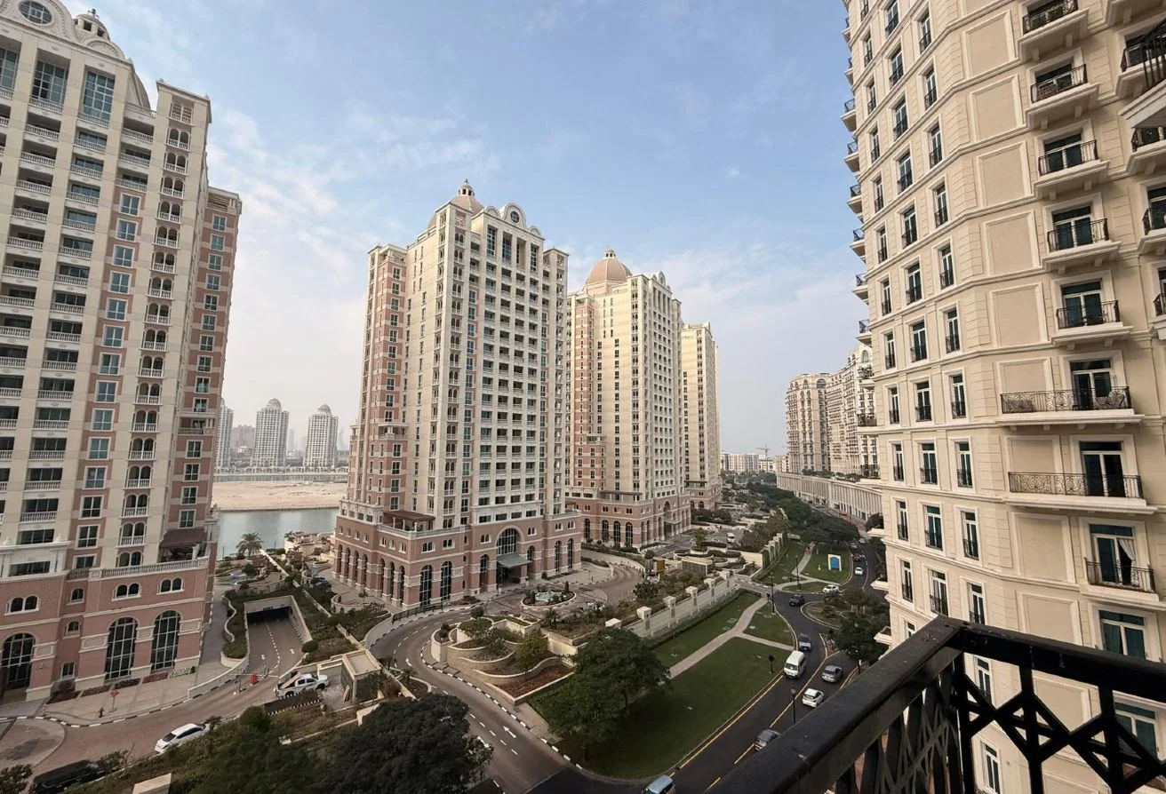 High-Floor 1BHK+Office with Viva Skyline View