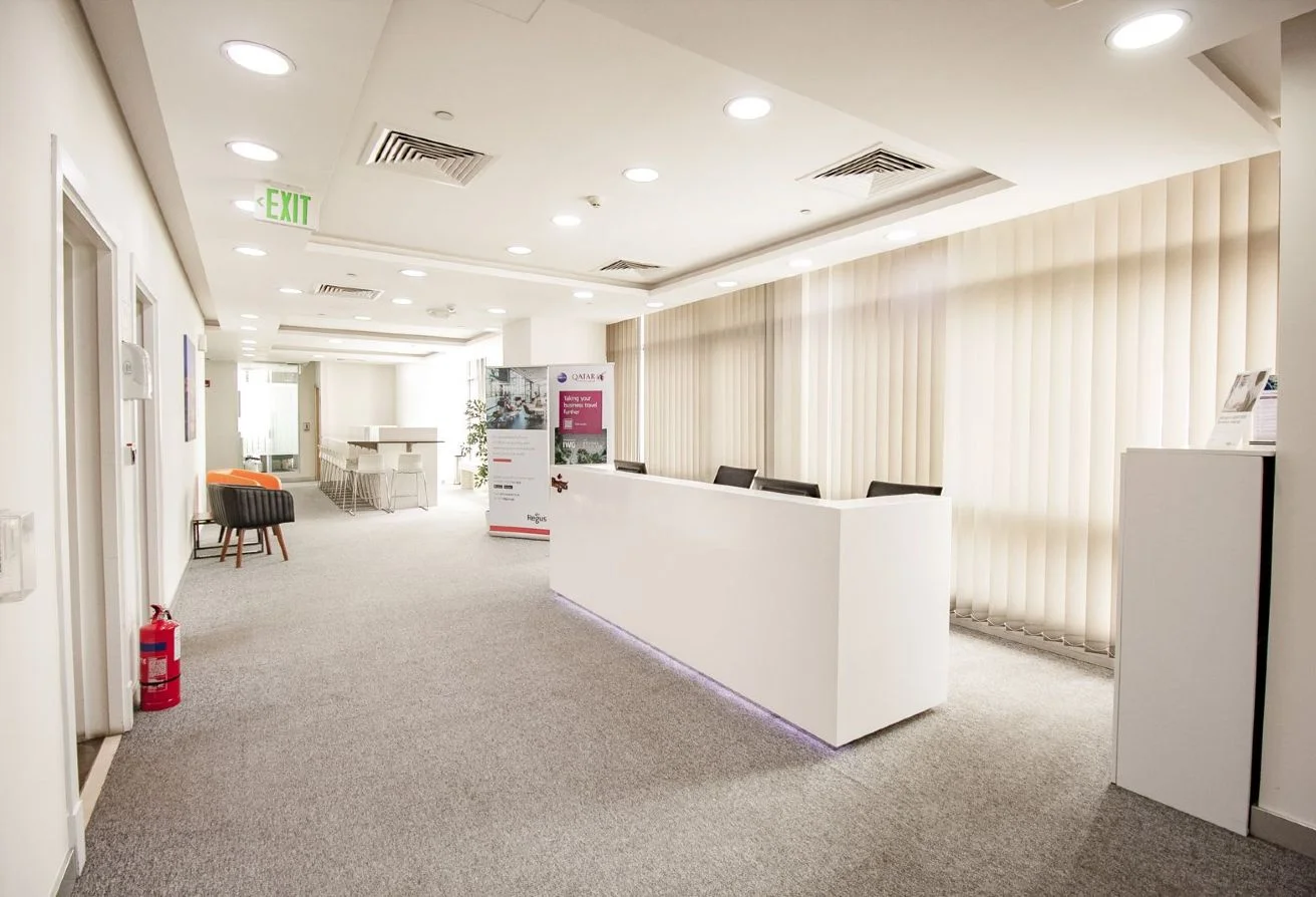Flexible Office Spaces in a Modern Business Center - view 1