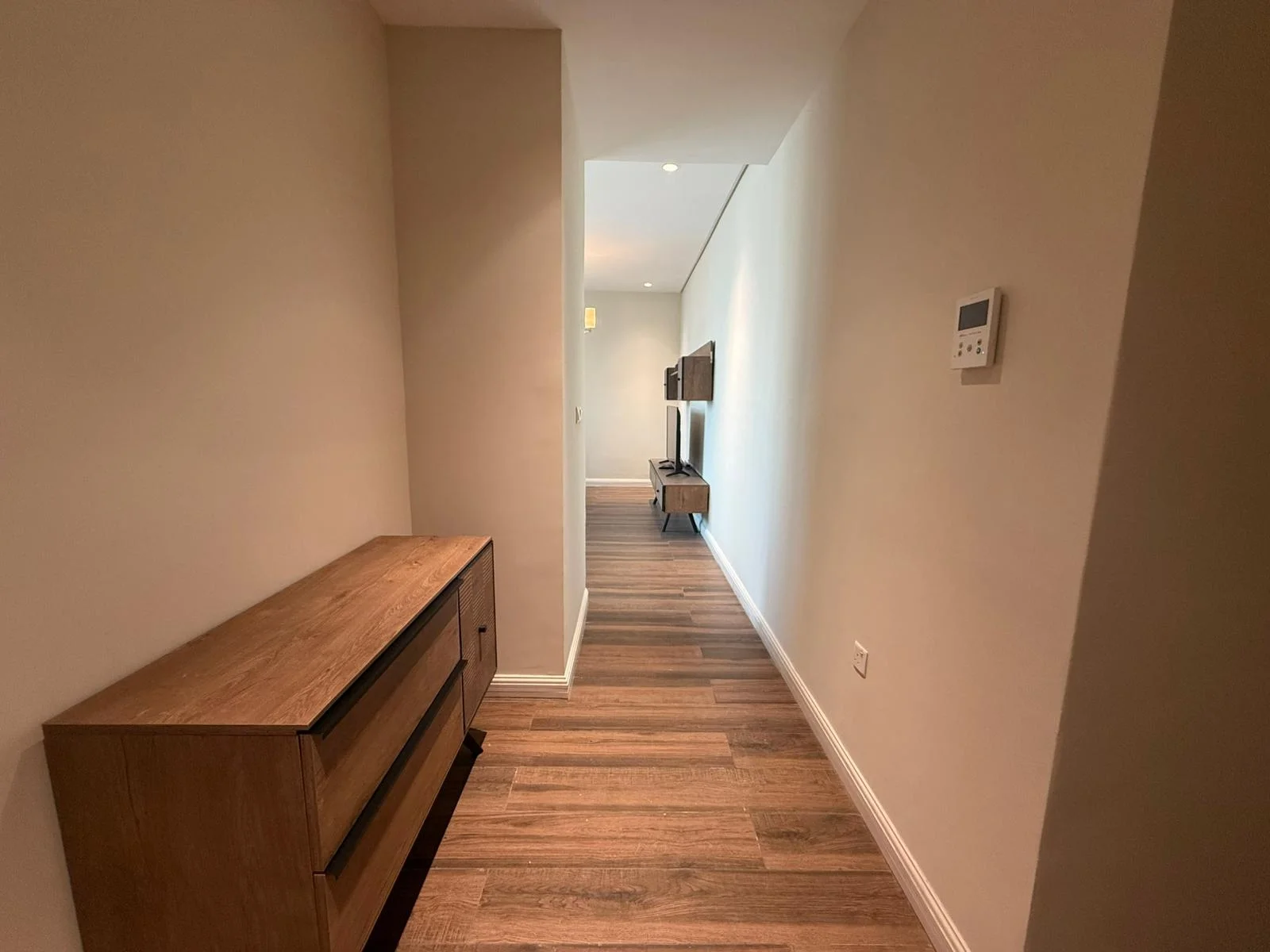 2 BHK +MAIDS ROOM   OFFER PRICE 200 k LASS