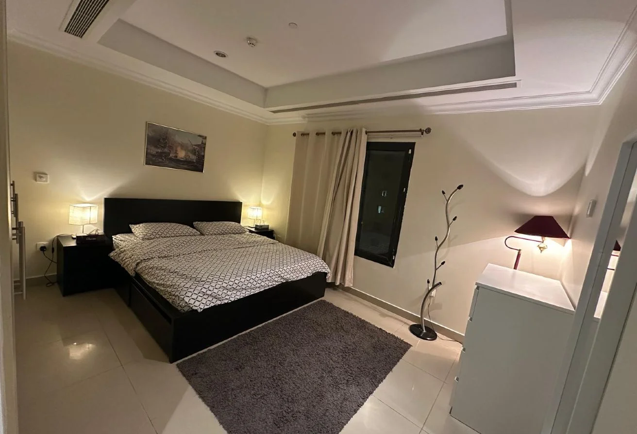 Cozy 1 Bedroom Apt | Sea and Marina View