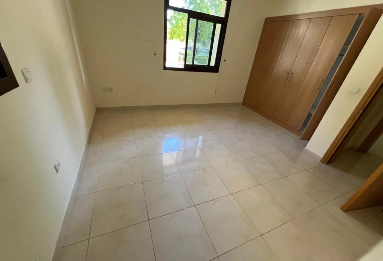 ELEGANT 2 BHK BEST PRICE NEAR TO TRAMSTATION