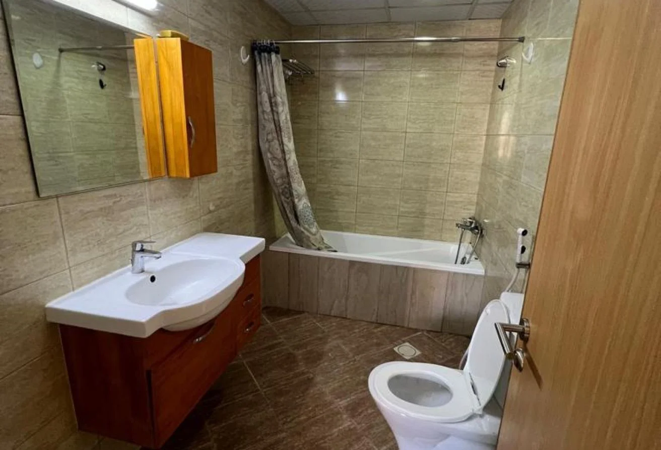 ELEGANT 2 BHK BEST PRICE NEAR TO TRAMSTATION
