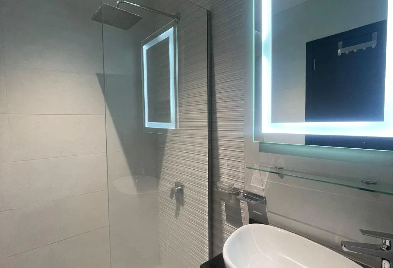 LAVISH 2 BED ROOMS APARTMENT IN BLOSSOM TOWER