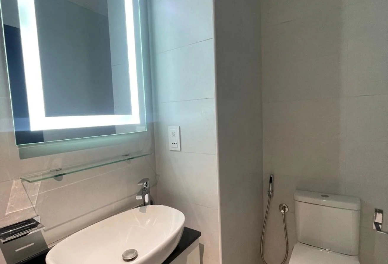 LAVISH 2 BED ROOMS APARTMENT IN BLOSSOM TOWER