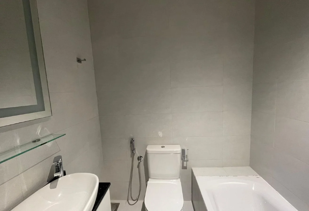 LAVISH 2 BED ROOMS APARTMENT IN BLOSSOM TOWER