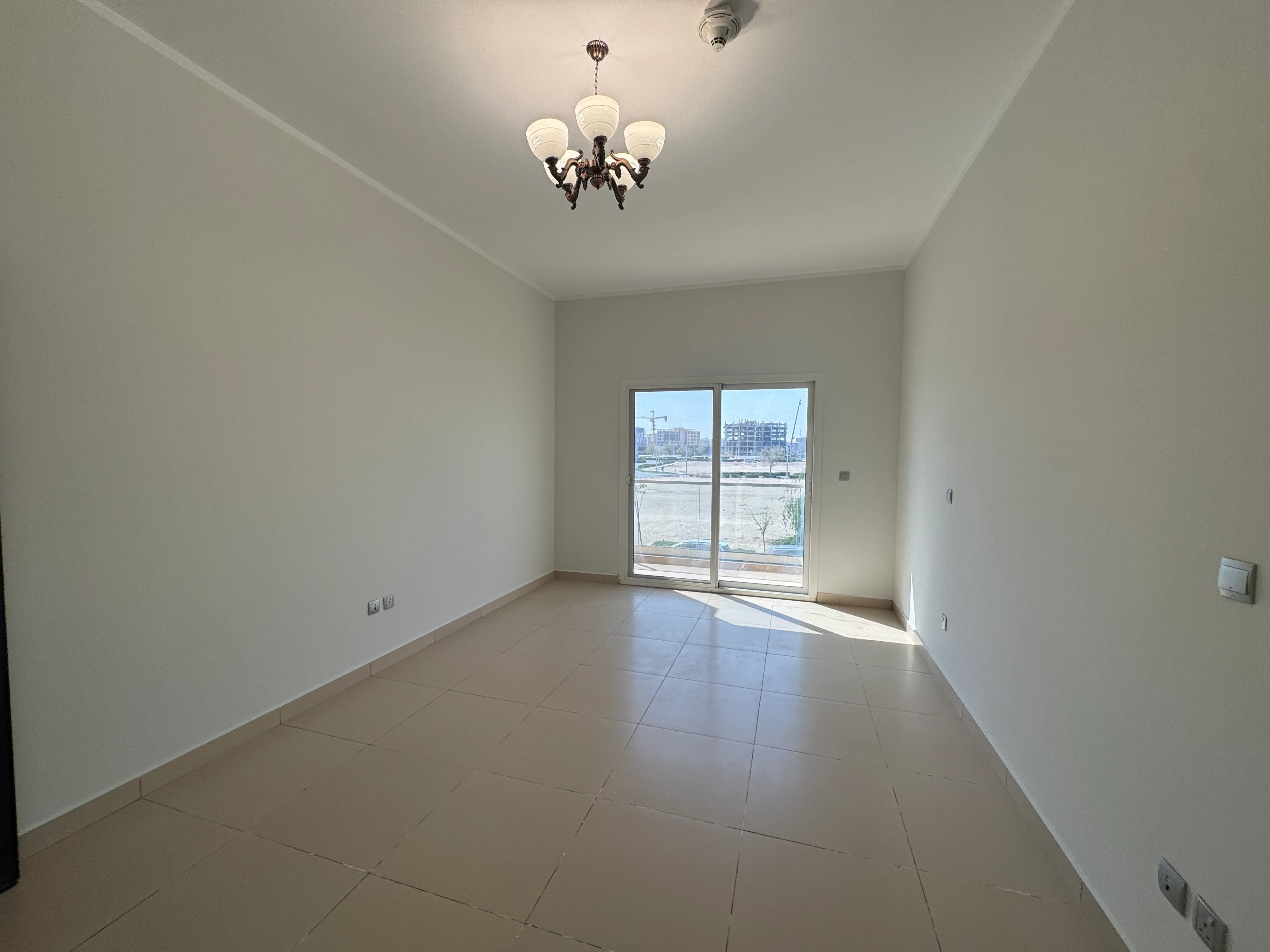 COZY 1 BEDROOM SEMI FURNISHED WITH BIG BALCONY